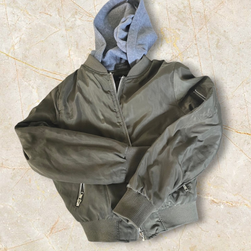 Forever 21 Olive Green Puffer Jacket with Gray Hood